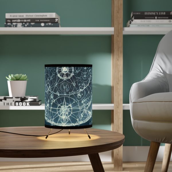 WeLoveLamp⢠Da Vinci's Illuminator Tripod Lamp đŞ Enlighten Your Space with Genius!