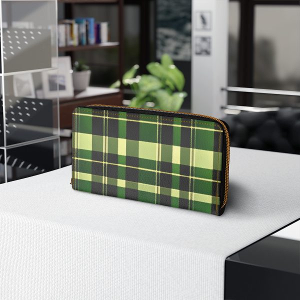 PersonaPouch Zipper Wallet: Tailored Treasures for Your Pocket!