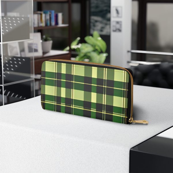 PersonaPouch Zipper Wallet: Tailored Treasures for Your Pocket!