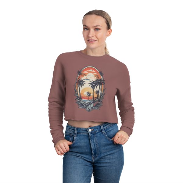 Crop It Like It’s Hot: The Women's Cropped Sweatshirt That’s Breaking the 'Net